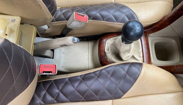 2014 Maruti Swift Dzire ZDI, Diesel, Manual, 94,115 km, Gear Lever