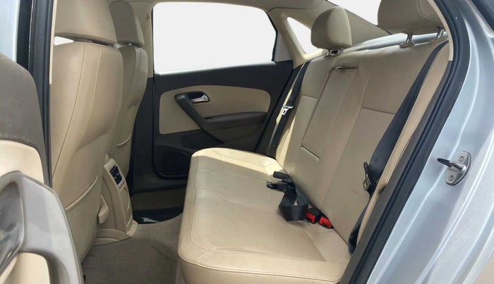2015 Volkswagen Vento HIGHLINE 1.6 MPI, Petrol, Manual, 76,237 km, Right Side Rear Door Cabin