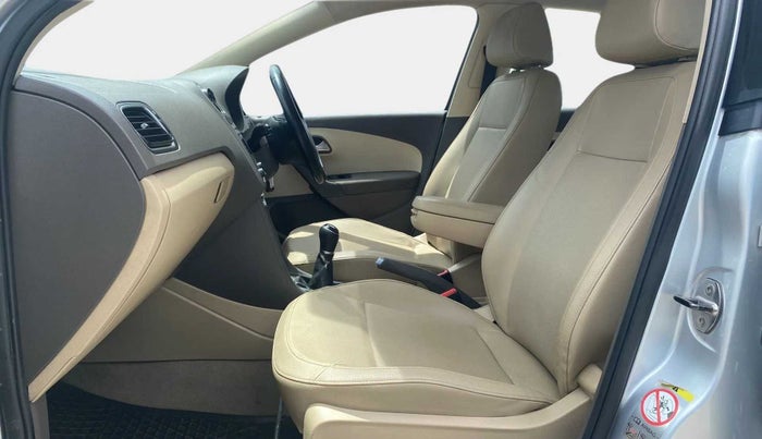 2015 Volkswagen Vento HIGHLINE 1.6 MPI, Petrol, Manual, 76,237 km, Right Side Front Door Cabin