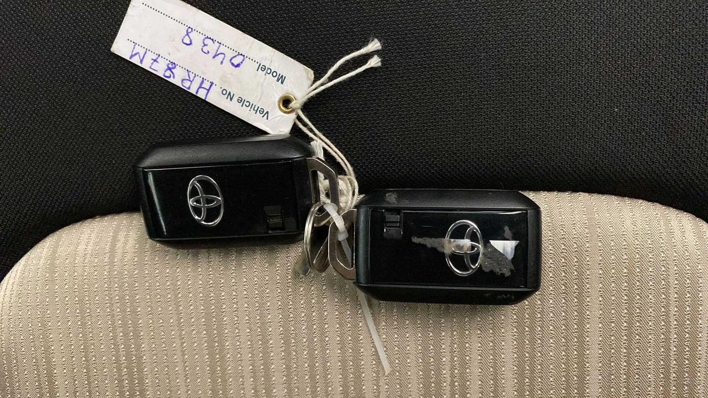 2023 Toyota Glanza V, Petrol, Manual, 3,624 km, Key Close Up