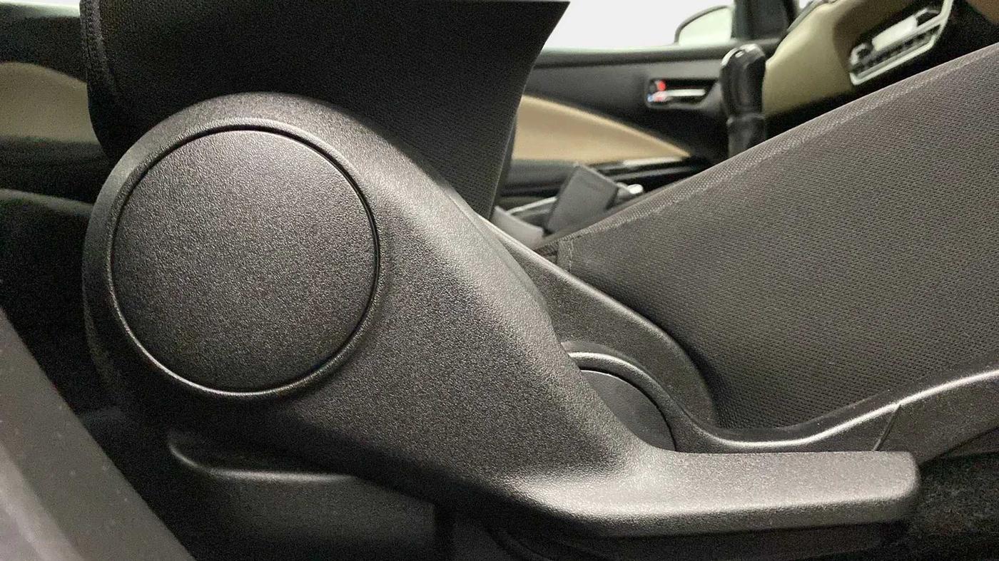 2023 Toyota Glanza V, Petrol, Manual, 3,624 km, Driver Side Adjustment Panel