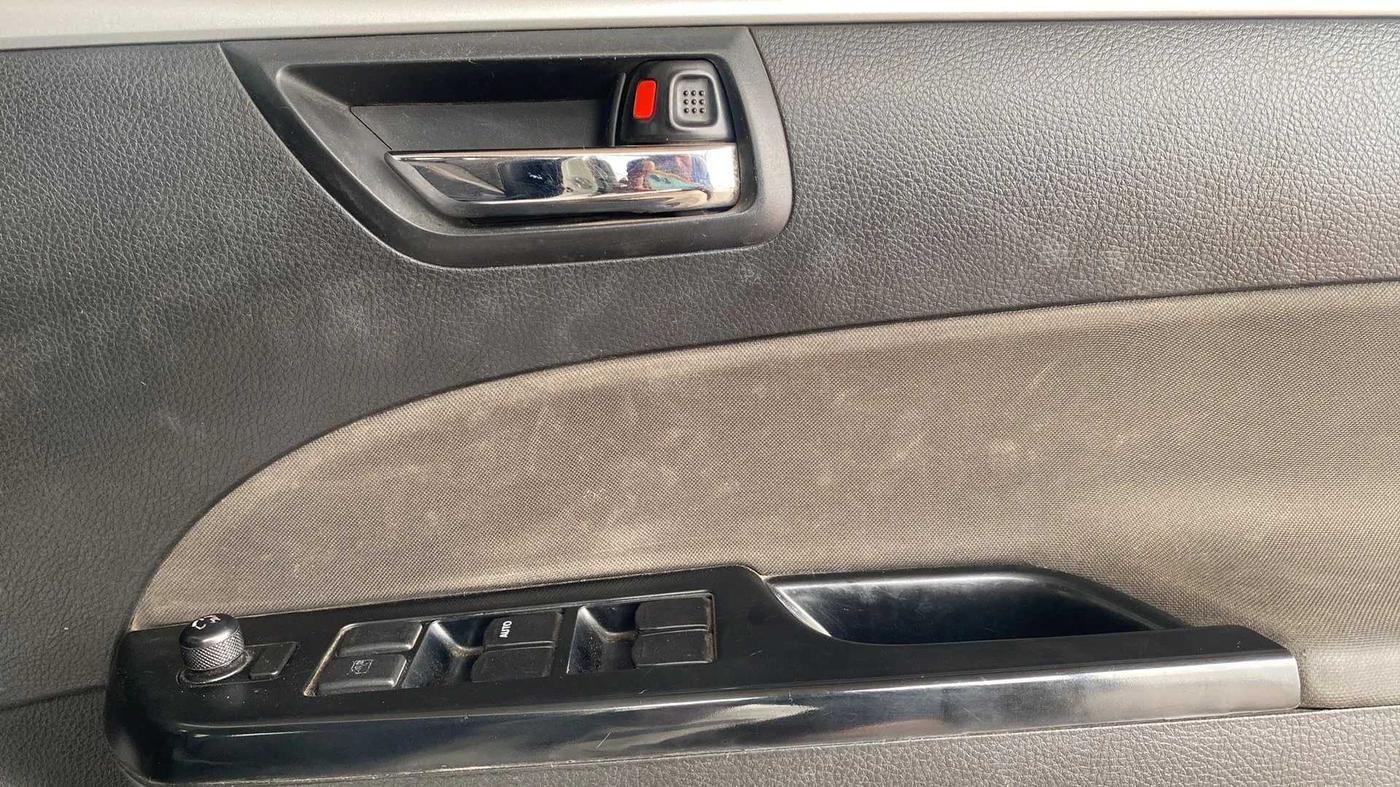 2015 Maruti Swift VXI, Petrol, Manual, 50,782 km, Driver Side Door Panels Control