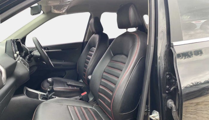 2023 KIA SONET HTK PLUS 1.2, Petrol, Manual, 25,714 km, Right Side Front Door Cabin