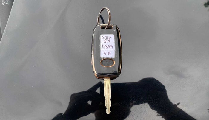 2023 KIA SONET HTK PLUS 1.2, Petrol, Manual, 25,714 km, Key Close Up