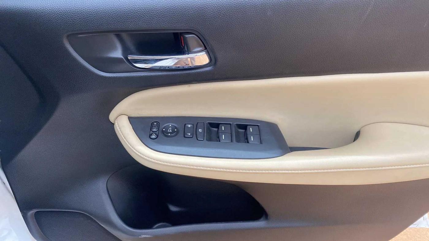 2023 Honda City 1.5L I-VTEC ZX CVT, Petrol, Automatic, 22,450 km, Driver Side Door Panels Control