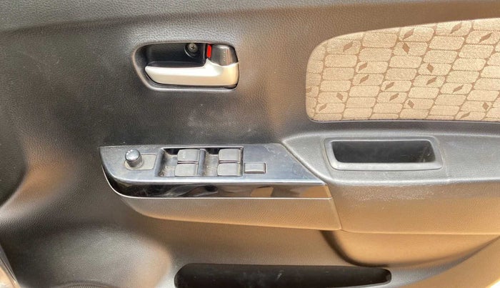 2017 Maruti Wagon R 1.0 VXI+, Petrol, Manual, 73,427 km, Driver Side Door Panels Control