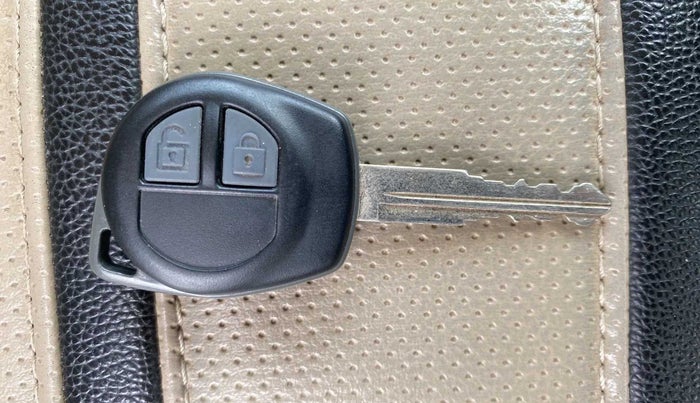 2017 Maruti Wagon R 1.0 VXI+, Petrol, Manual, 73,427 km, Key Close Up