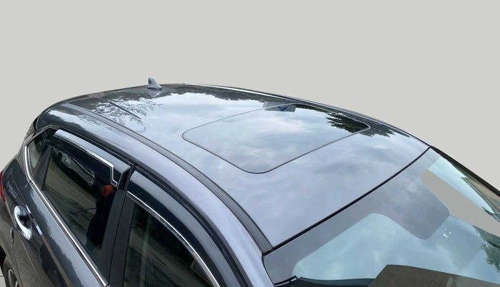 2023 Hyundai NEW I20 ASTA (O) 1.2 MT, Petrol, Manual, 2,047 km, Roof