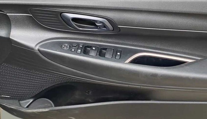 2023 Hyundai NEW I20 ASTA (O) 1.2 MT, Petrol, Manual, 2,047 km, Driver Side Door Panels Control