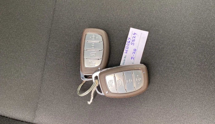 2023 Hyundai NEW I20 ASTA (O) 1.2 MT, Petrol, Manual, 2,047 km, Key Close Up