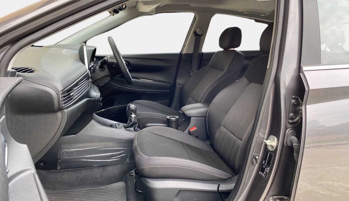 2023 Hyundai NEW I20 ASTA (O) 1.2 MT, Petrol, Manual, 2,047 km, Right Side Front Door Cabin