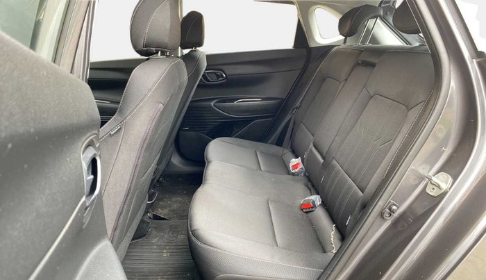 2023 Hyundai NEW I20 ASTA (O) 1.2 MT, Petrol, Manual, 2,047 km, Right Side Rear Door Cabin