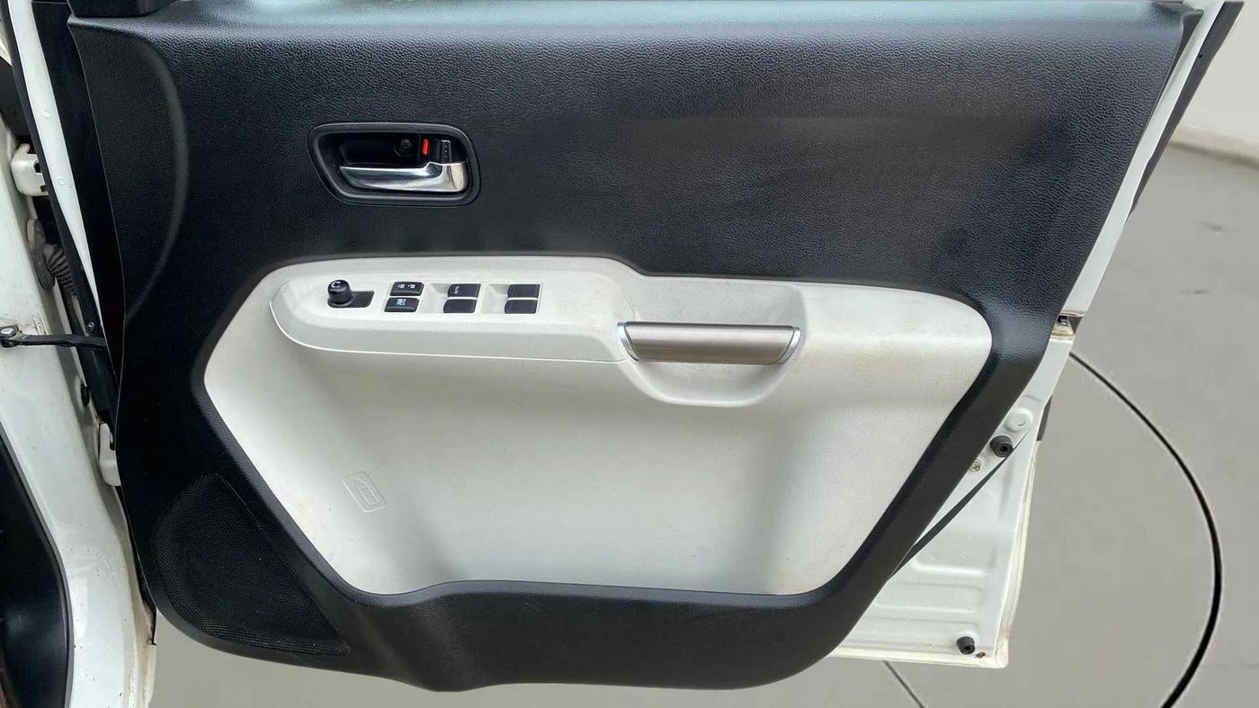 2018 Maruti IGNIS DELTA 1.2, Petrol, Manual, 42,192 km, Driver Side Door Panels Control