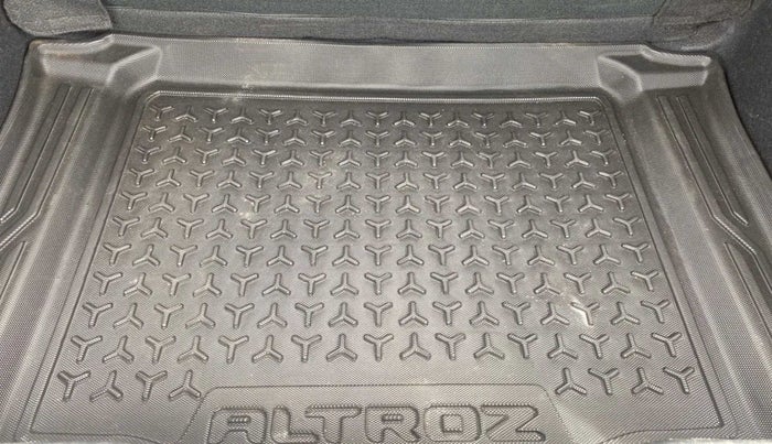 2021 Tata ALTROZ XZ PETROL, Petrol, Manual, 3,925 km, Boot Inside