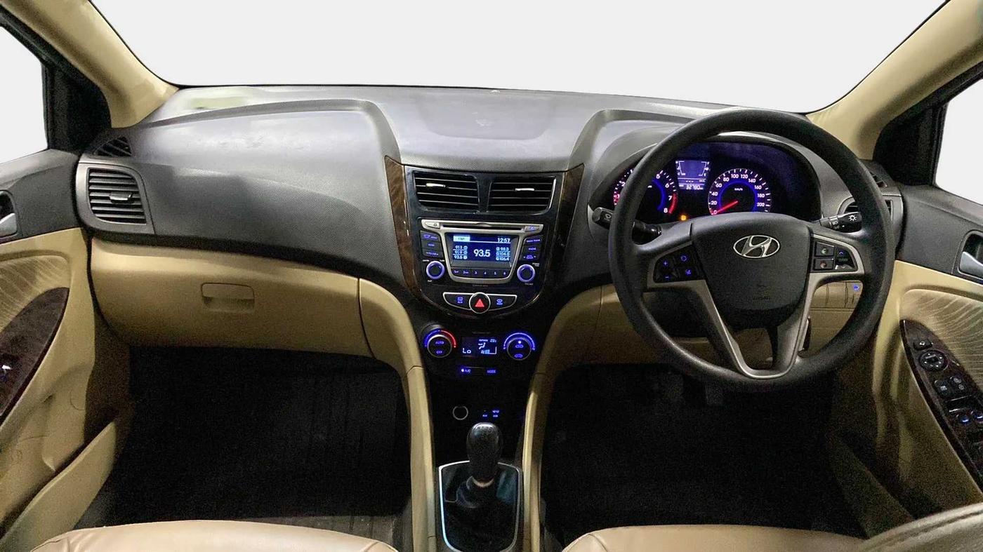 2015 Hyundai Verna FLUIDIC 4S 1.6 VTVT S, Petrol, Manual, 32,836 km, Dashboard