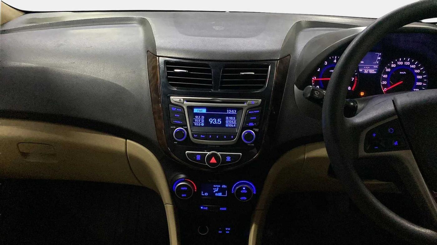 2015 Hyundai Verna FLUIDIC 4S 1.6 VTVT S, Petrol, Manual, 32,836 km, Air Conditioner