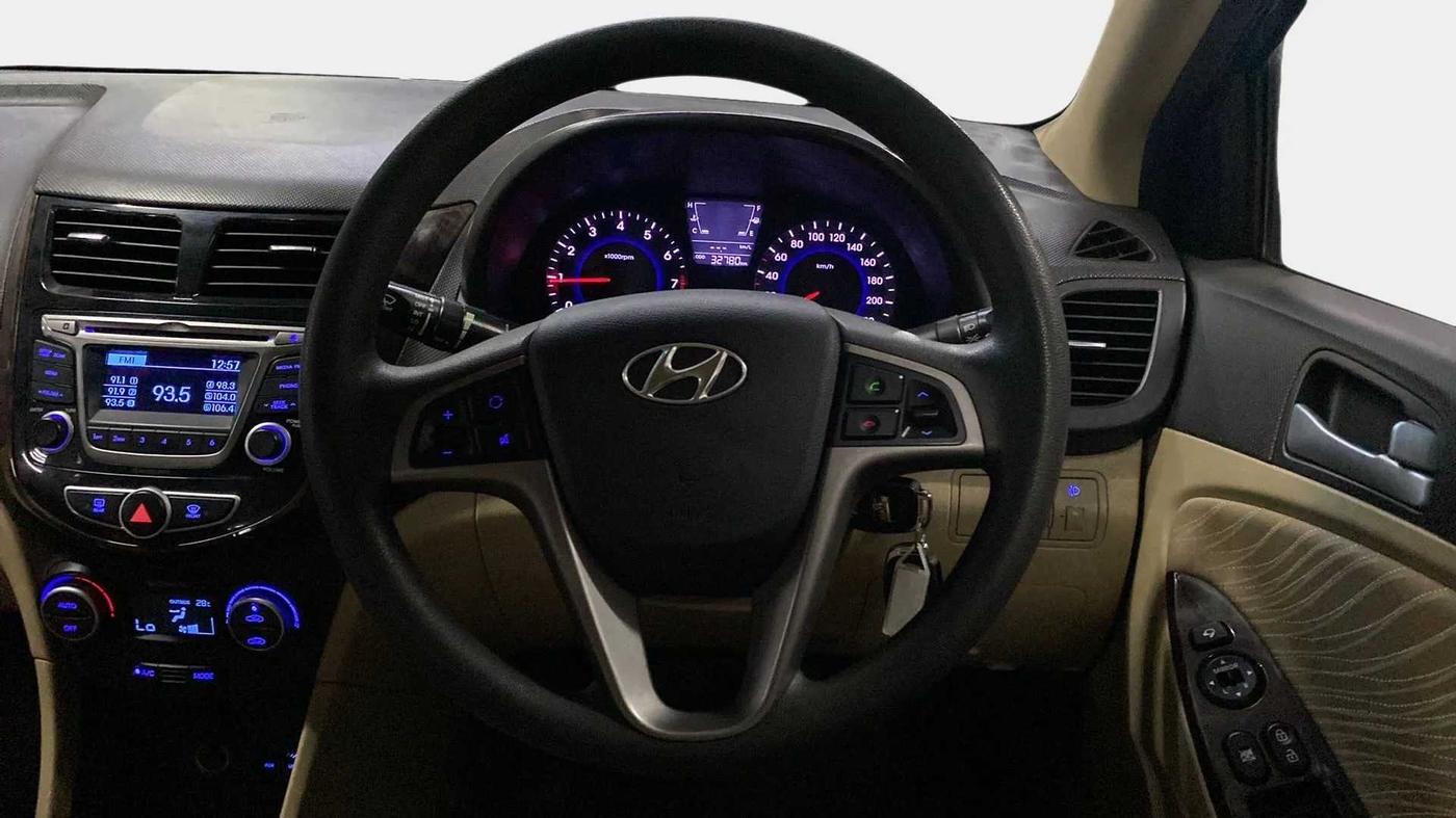 2015 Hyundai Verna FLUIDIC 4S 1.6 VTVT S, Petrol, Manual, 32,836 km, Steering Wheel Close Up