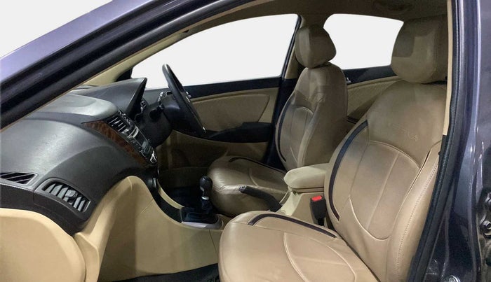 2015 Hyundai Verna FLUIDIC 4S 1.6 VTVT S, Petrol, Manual, 32,836 km, Right Side Front Door Cabin