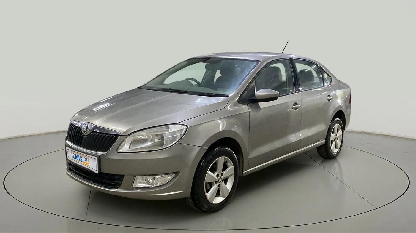 2016 Skoda Rapid AMBITION 1.6 MPI MT, Petrol, Manual, 85,436 km, Left Front Diagonal