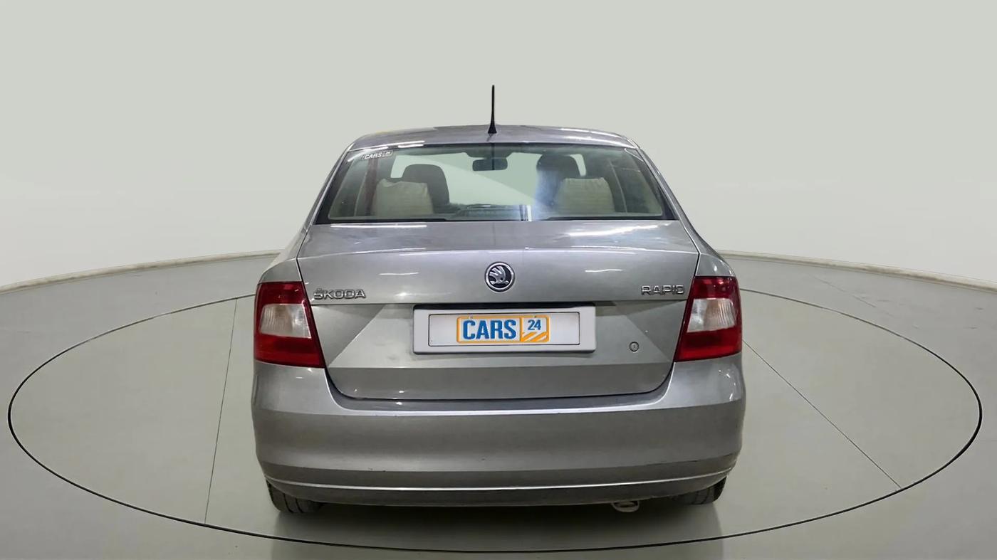 2016 Skoda Rapid AMBITION 1.6 MPI MT, Petrol, Manual, 85,436 km, Back/Rear