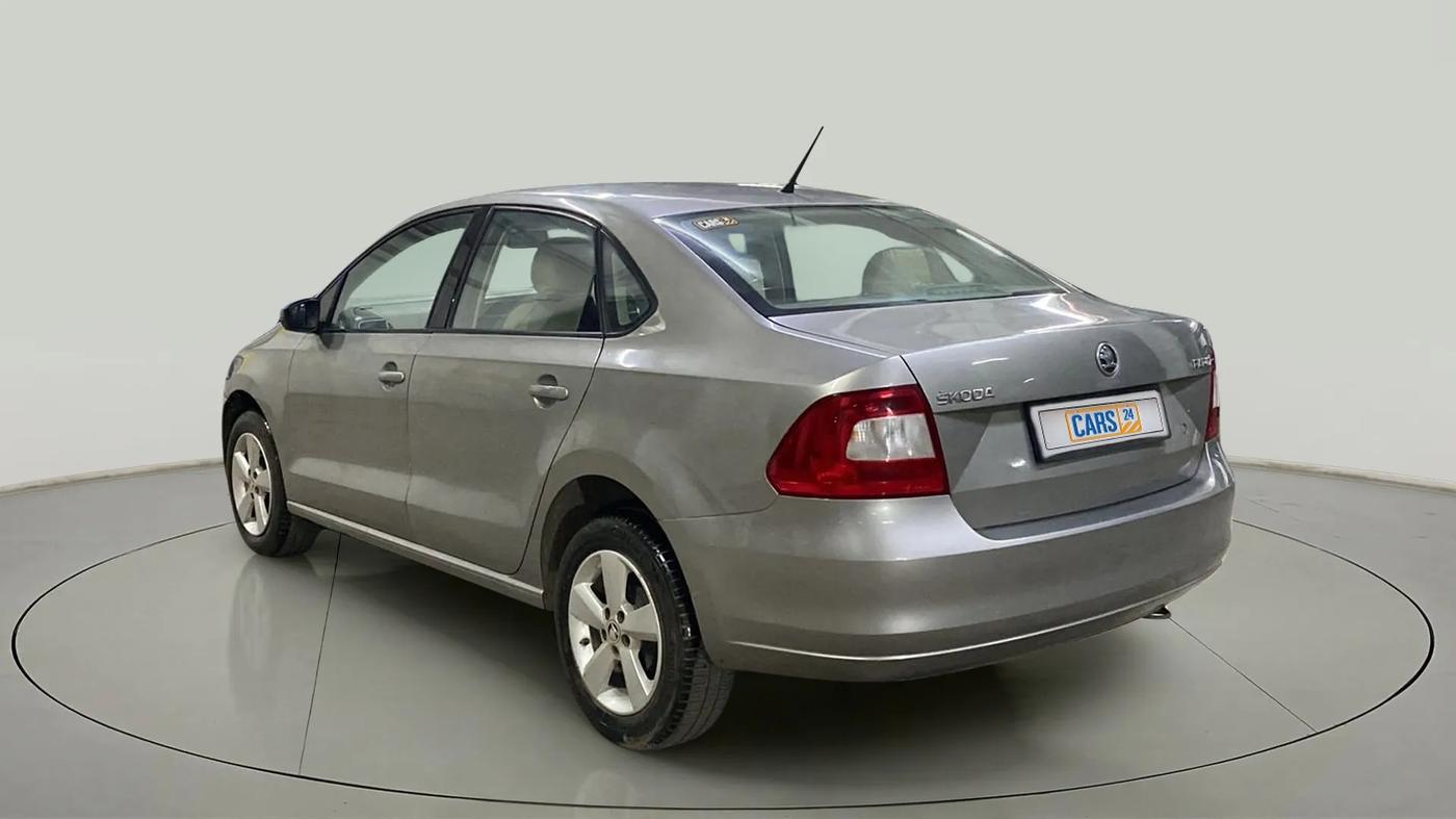 2016 Skoda Rapid AMBITION 1.6 MPI MT, Petrol, Manual, 85,436 km, Left Back Diagonal