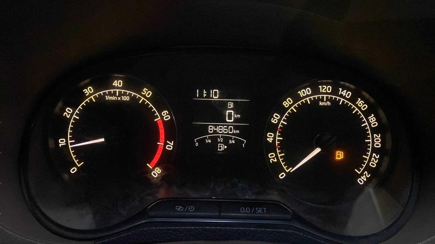 2016 Skoda Rapid AMBITION 1.6 MPI MT, Petrol, Manual, 85,436 km, Odometer Image