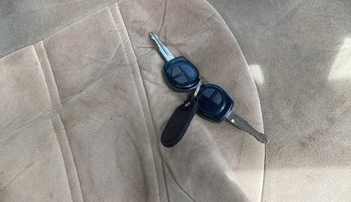 2013 Maruti Swift Dzire VXI, Petrol, Manual, 35,720 km, Key Close Up
