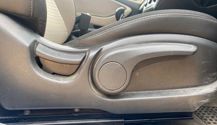2019 Hyundai Elite i20 SPORTZ PLUS 1.4 CRDI, Diesel, Manual, 76,257 km, Driver Side Adjustment Panel