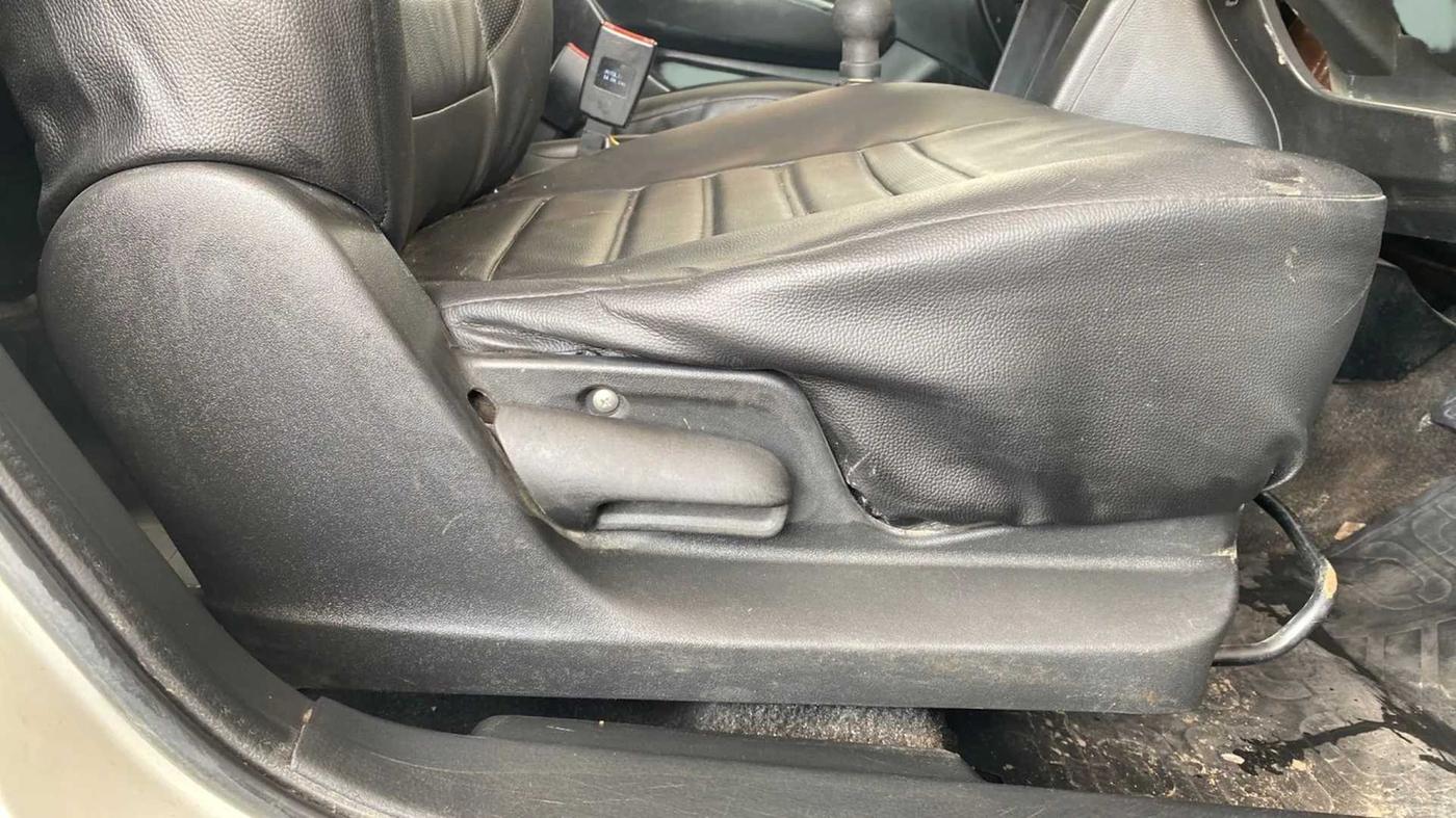 2014 Maruti Swift VXI, Petrol, Manual, 1,22,552 km, Driver Side Adjustment Panel