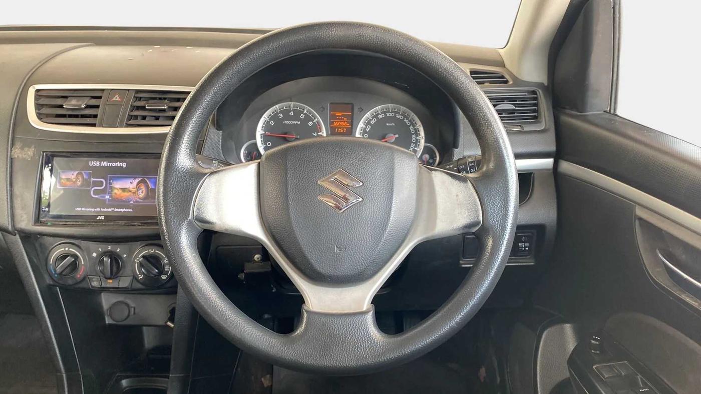 2014 Maruti Swift VXI, Petrol, Manual, 1,22,552 km, Steering Wheel Close Up