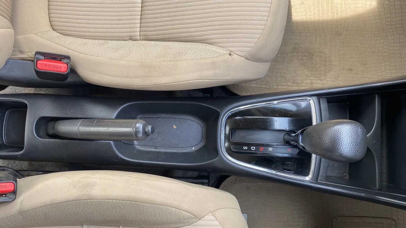 2018 Honda Amaze 1.2L I-VTEC V CVT, Petrol, Automatic, 70,694 km, Gear Lever