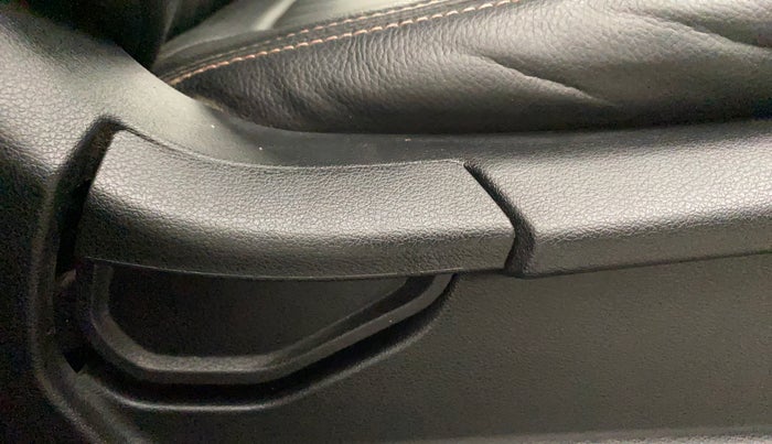 2019 Hyundai VENUE S 1.0 TURBO DCT, Petrol, Automatic, 49,755 km, Driver Side Adjustment Panel