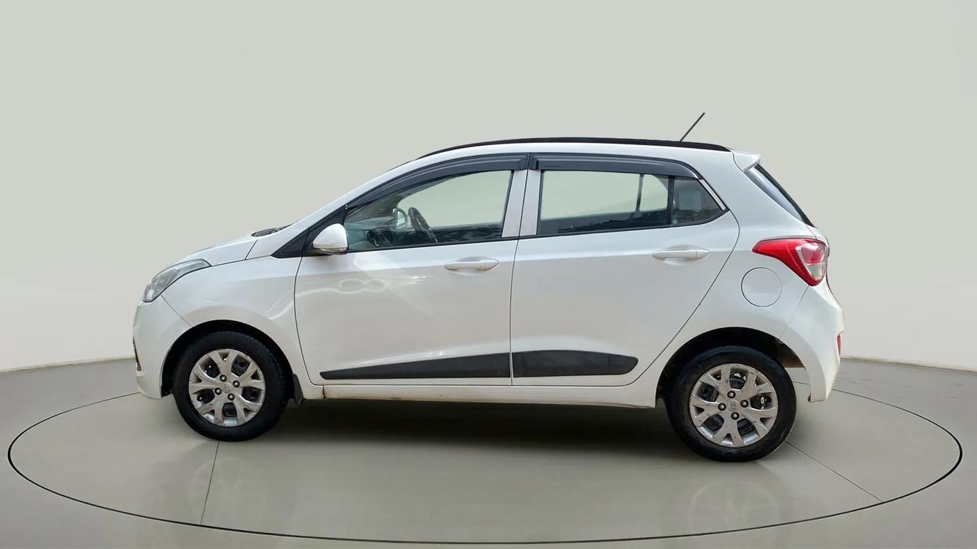 2016 Hyundai Grand i10 SPORTZ 1.2 KAPPA VTVT, Petrol, Manual, 1,00,366 km, Left Side