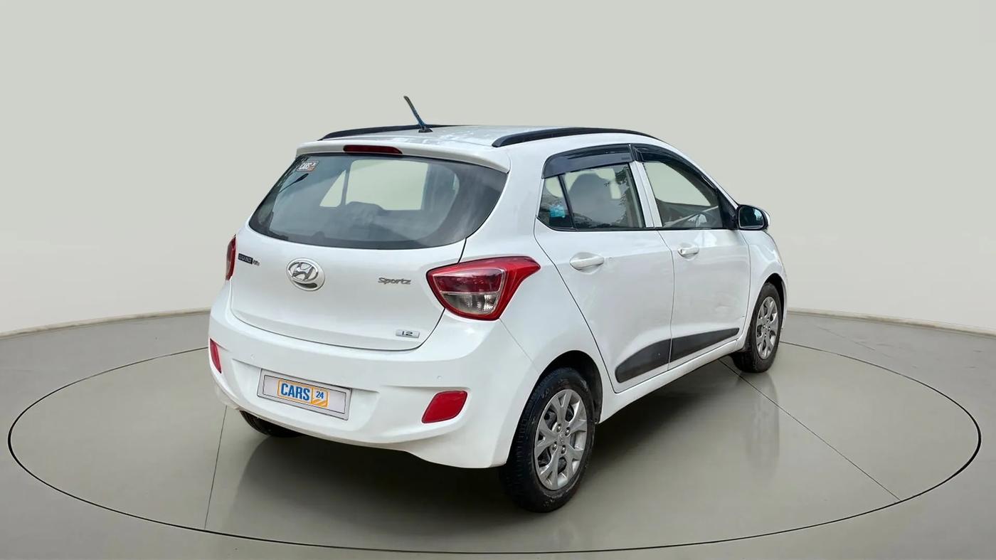 2016 Hyundai Grand i10 SPORTZ 1.2 KAPPA VTVT, Petrol, Manual, 1,00,366 km, Right Back Diagonal