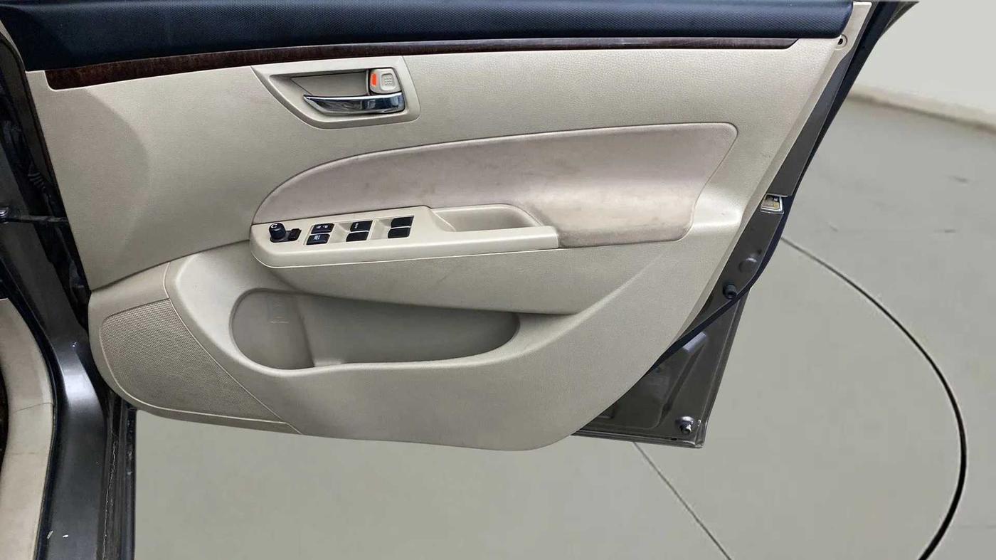 2015 Maruti Swift Dzire ZXI, Petrol, Manual, 43,530 km, Driver Side Door Panels Control