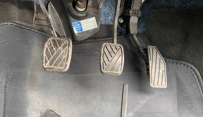 2018 Maruti Swift VXI, Petrol, Manual, 23,084 km, Pedals