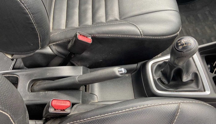 2018 Maruti Swift VXI, Petrol, Manual, 23,084 km, Gear Lever