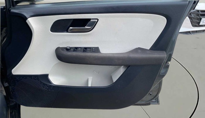 2021 Tata ALTROZ XZ PETROL, Petrol, Manual, 30,660 km, Driver Side Door Panels Control