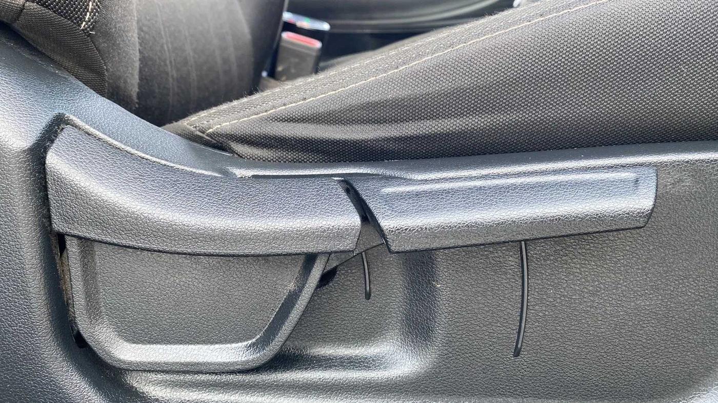 2021 Hyundai NEW I20 ASTA 1.2 AT, Petrol, Automatic, 20,268 km, Driver Side Adjustment Panel