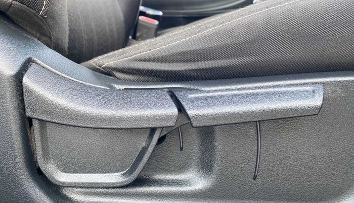 2021 Hyundai NEW I20 ASTA 1.2 AT, Petrol, Automatic, 20,268 km, Driver Side Adjustment Panel