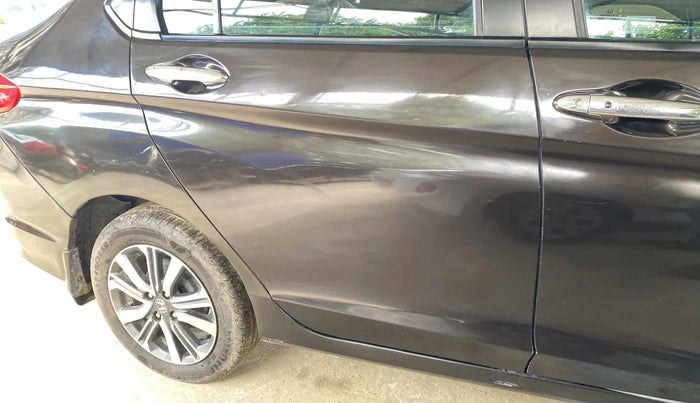 2017 Honda City 1.5L I-VTEC V MT, Petrol, Manual, 83,058 km, Right rear door - Minor scratches