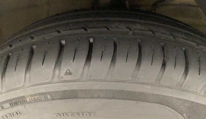2022 Maruti Dzire VXI AMT, Petrol, Automatic, 15,645 km, Right Front Tyre Tread