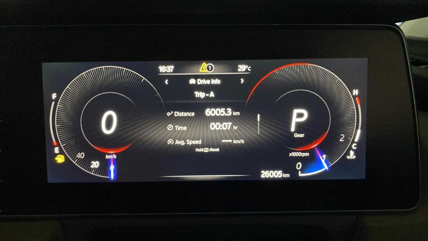 2022 Mahindra XUV700 AX 3 D AT 5 STR, Diesel, Automatic, 26,318 km, Odometer Image