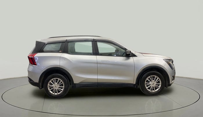 2022 Mahindra XUV700 AX 3 D AT 5 STR, Diesel, Automatic, 26,318 km, Right Side View