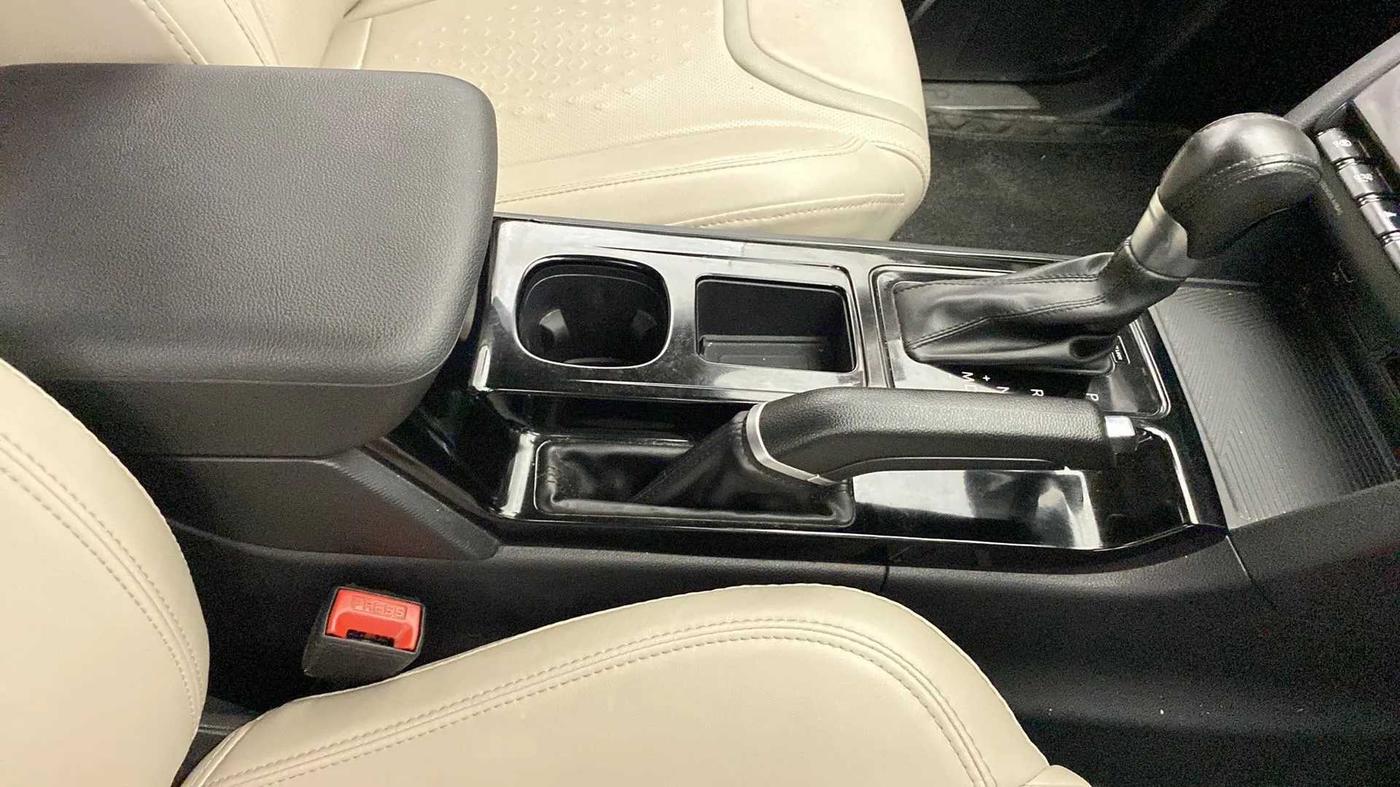 2022 Mahindra XUV700 AX 3 D AT 5 STR, Diesel, Automatic, 26,318 km, Gear Lever