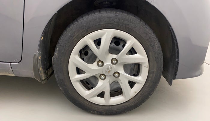 2018 Hyundai Grand i10 MAGNA AT 1.2 KAPPA VTVT, Petrol, Automatic, 15,767 km, Right Front Wheel