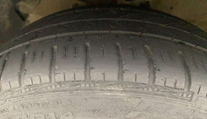 2018 Hyundai Grand i10 MAGNA AT 1.2 KAPPA VTVT, Petrol, Automatic, 15,767 km, Left Front Tyre Tread