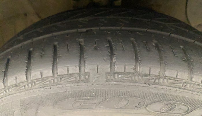 2018 Hyundai Grand i10 MAGNA AT 1.2 KAPPA VTVT, Petrol, Automatic, 15,767 km, Right Front Tyre Tread