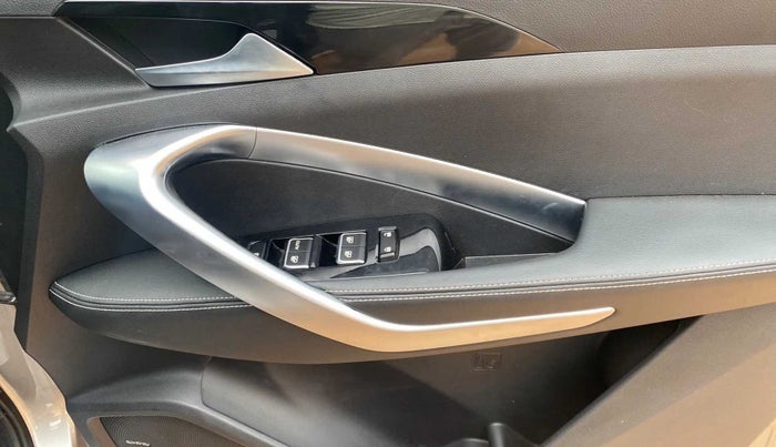 2020 MG HECTOR SHARP 1.5 DCT PETROL, Petrol, Automatic, 23,157 km, Driver Side Door Panels Control