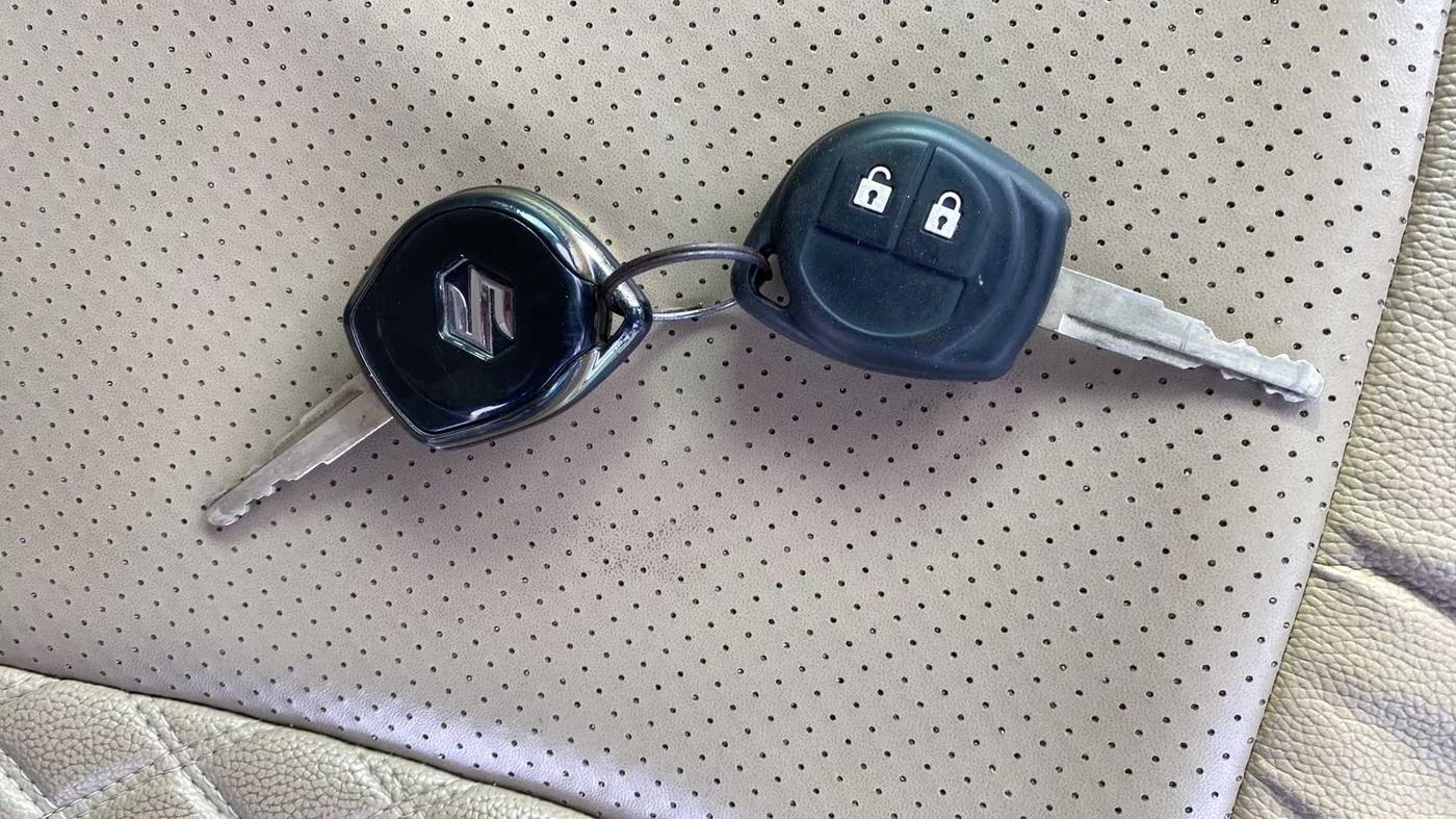 2018 Maruti Dzire VXI, Petrol, Manual, 55,195 km, Key Close Up